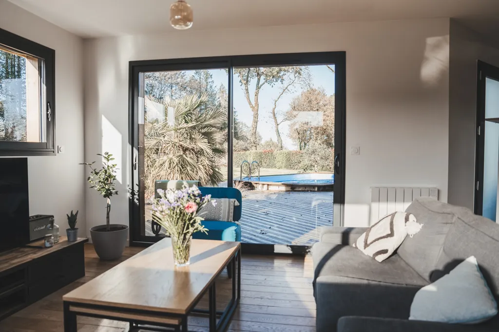 Elutuba - Contemporary House with Pool in Baud