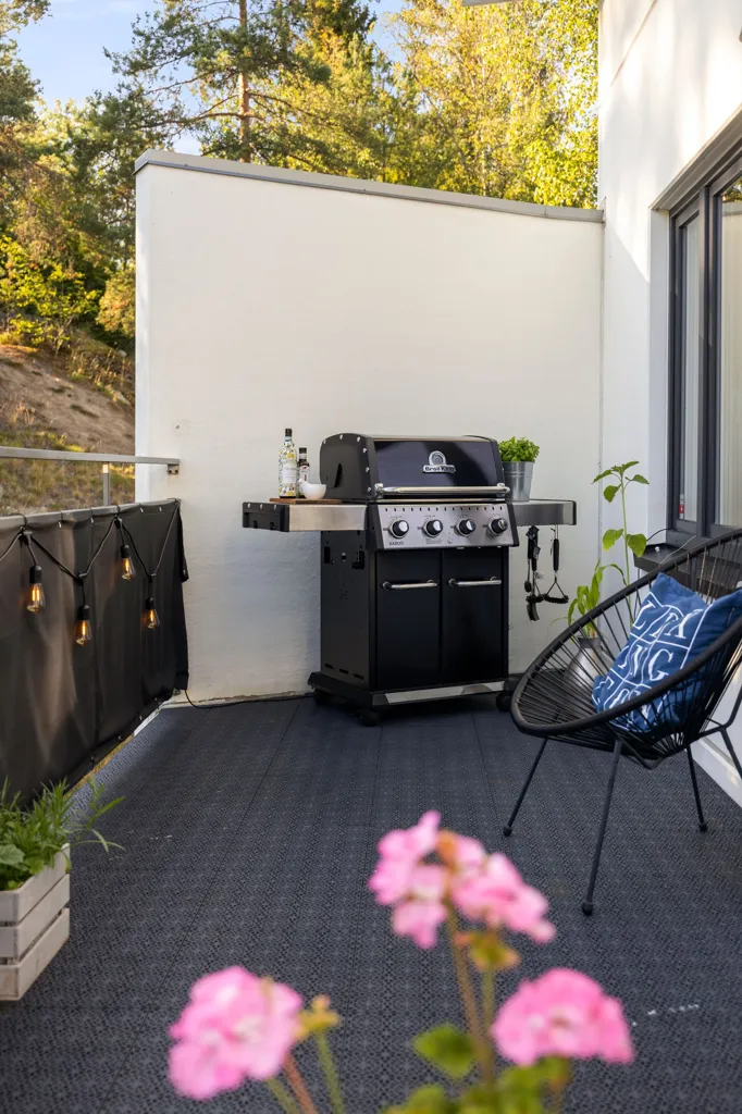 Terrass - Modern Apartment with Balcony in Botkyrka