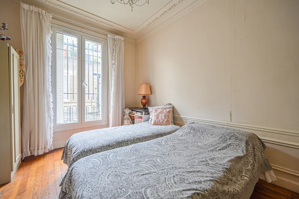 Chambres - Appartement Haussmannien avec Balcon Sud à Paris 11ème