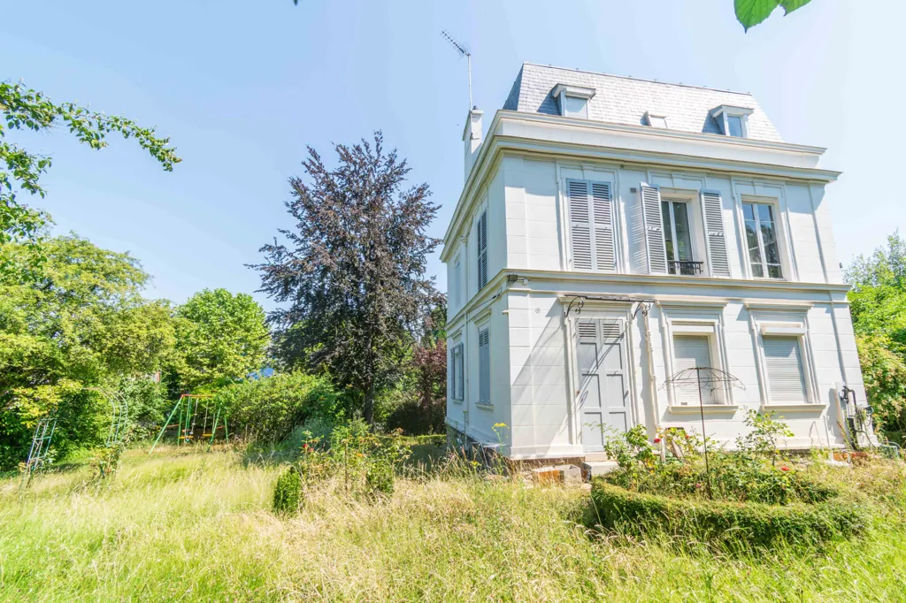 Esterno - Historic House with Garden in Montmorency Centre