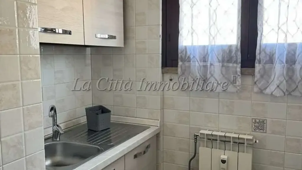 Cuisine - Armed Trilocale with Balcony in Novara