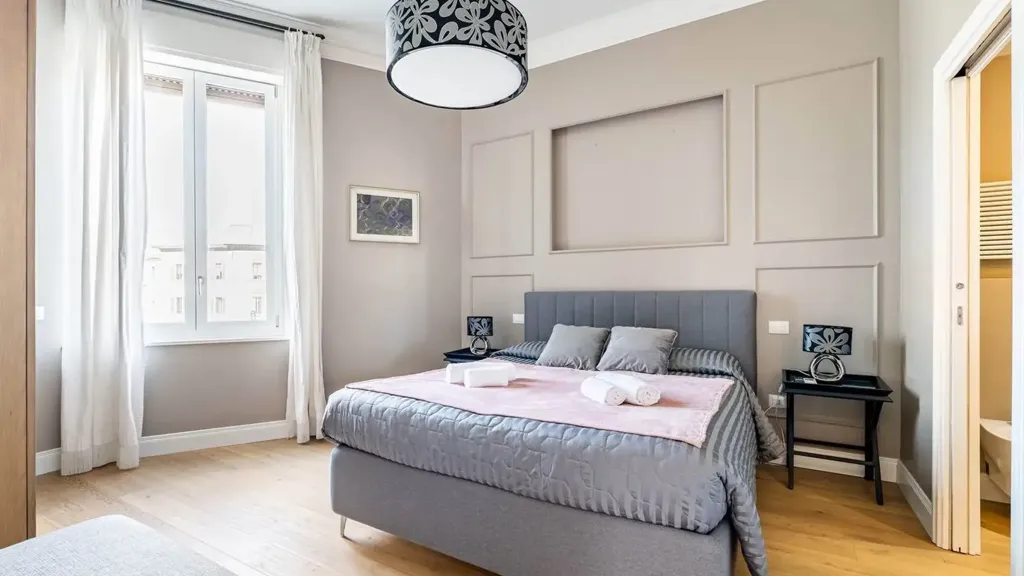 Chambres - Restored Apartment with Balcony in Florence
