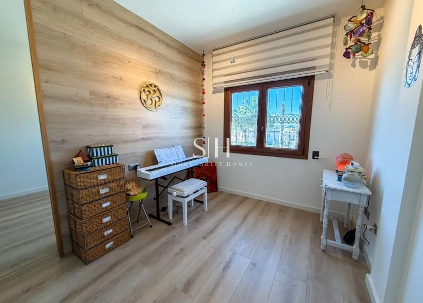 Office - Contemporary Villa with Private Pool in San Fulgencio