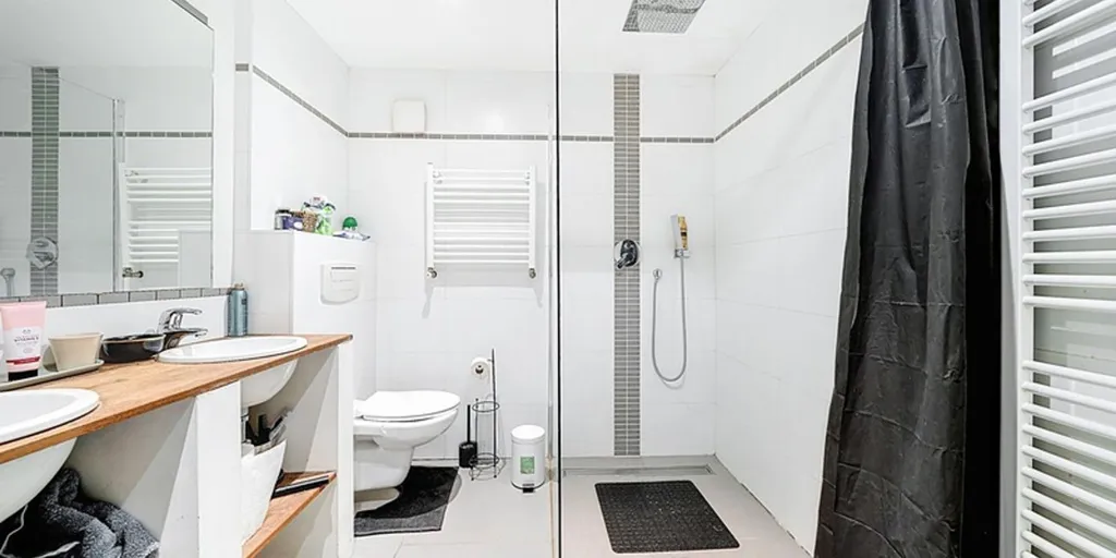 Bathrooms - Renovated 3-Fronted House in La Hulpe
