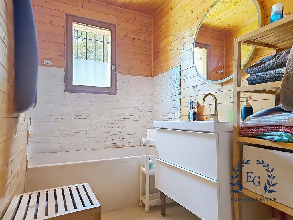 Salles de bain - Maison avec Piscine et Vue Collines à Plan-d'Aups-Sainte-Baume