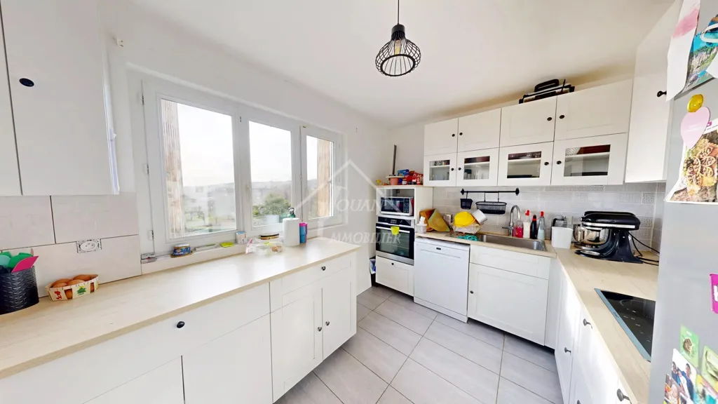 Cuisine - Maison avec Terrain et Vue Rivière à Jenzat