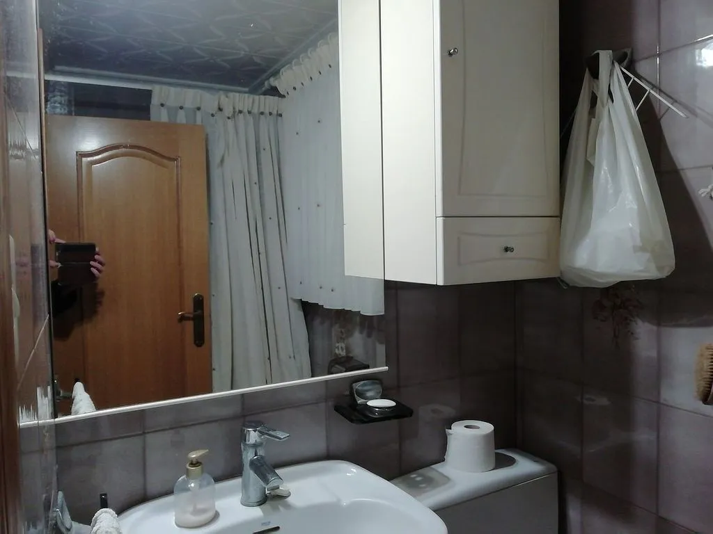 Bathrooms - Spacious Ground Floor Flat with East View in Sueca