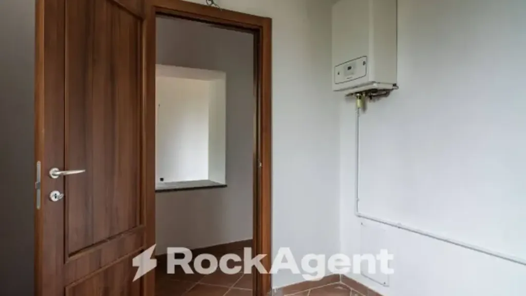 hallway_entrance