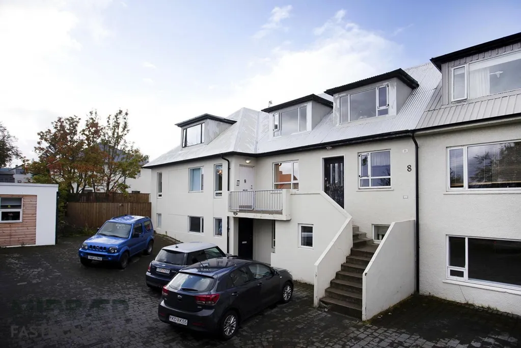 Välivaade - Triplex with Studio in Reykjavik