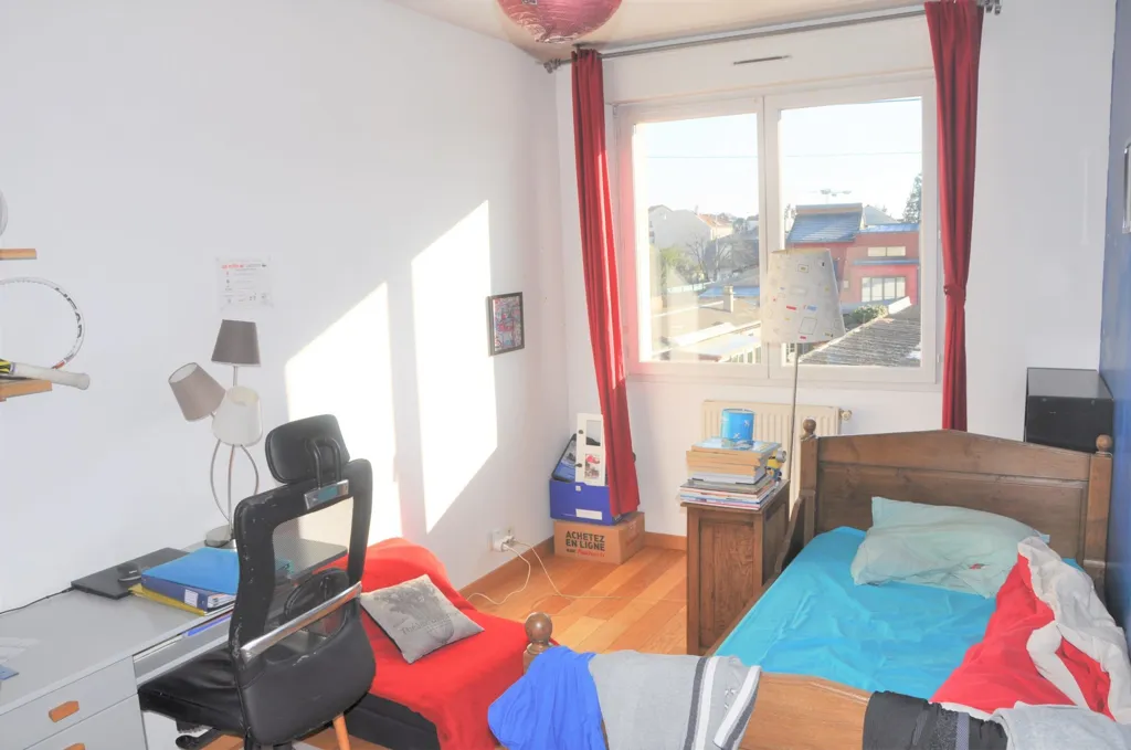 Magamistoad - Luxury Duplex Apartment with Private Courtyard in Neuilly-Plaisance