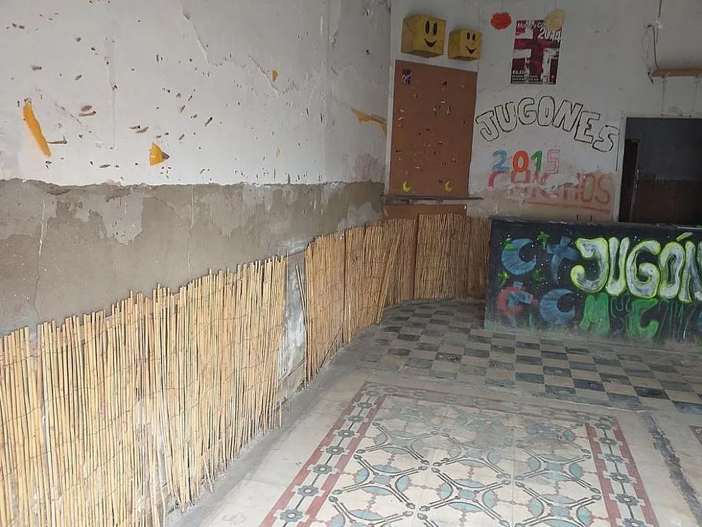 Toad - 1-Bedroom House for Renovation in Elda