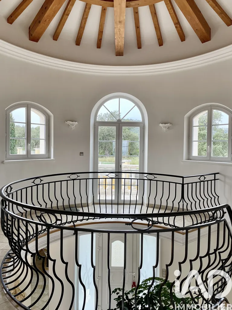 Pièces - Villa Moderne avec Vue Mer à Roquebrune-sur-Argens