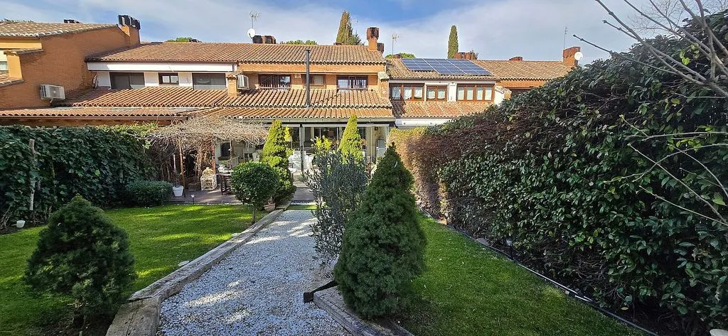 Aed - Semi-detached House with Pool in Montepríncipe