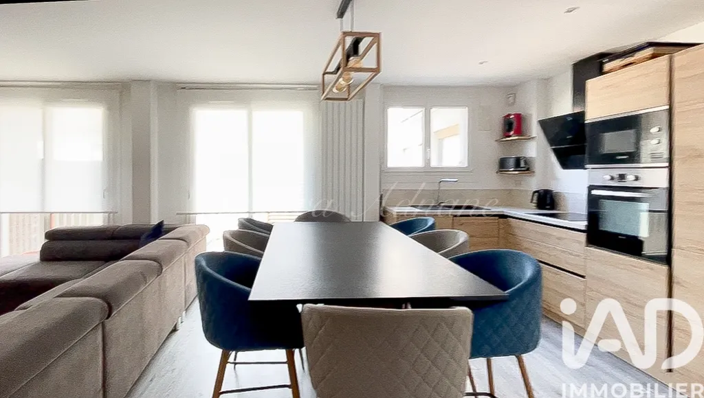Sala da pranzo - T4 Apartment with Balconies in Rueil-Malmaison