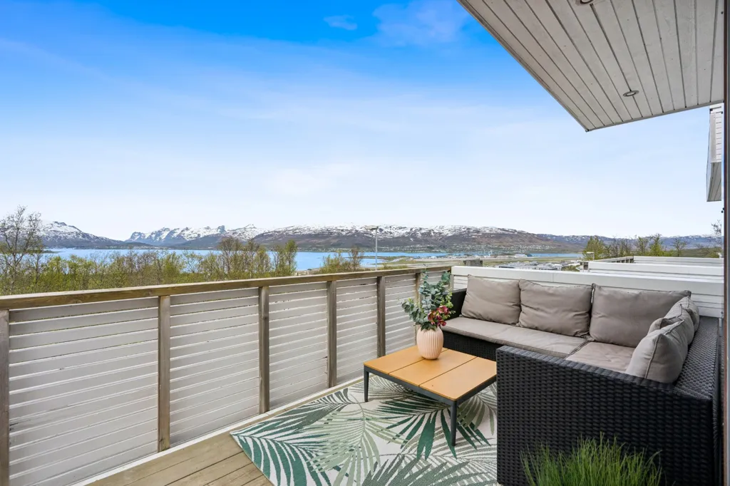Rõdu - Modern Terraced House with Garage in Tromsø
