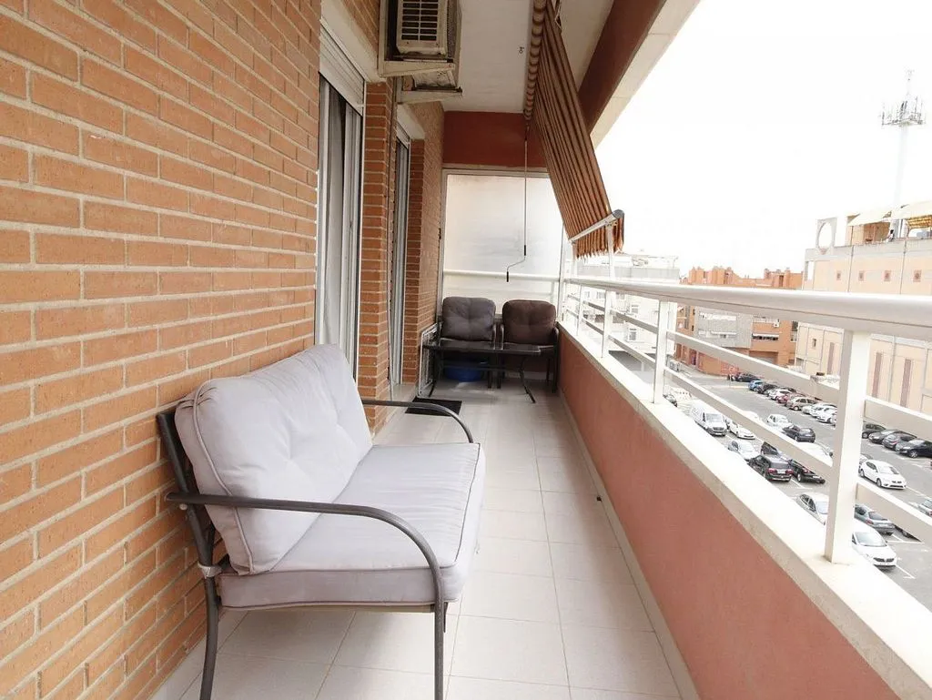 Rõdu - Spacious Apartment with Balcony in Corte Ingles