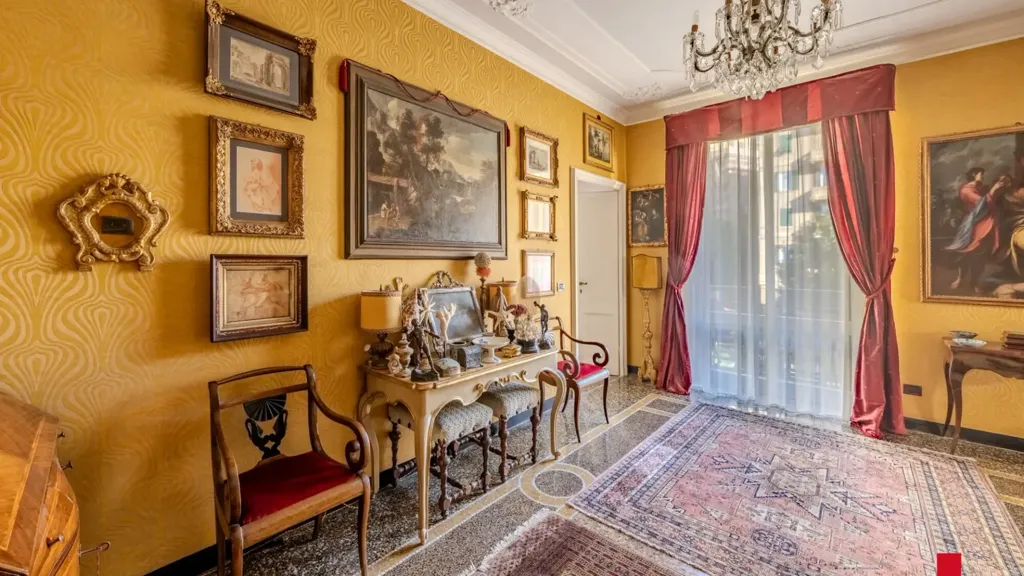 Bureau - Charming Apartment with City View in Genoa