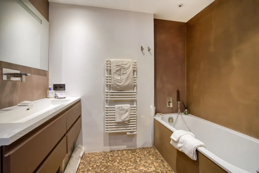 Salles de bain - Appartement avec Jardin et Terrasse à Saint-Tropez