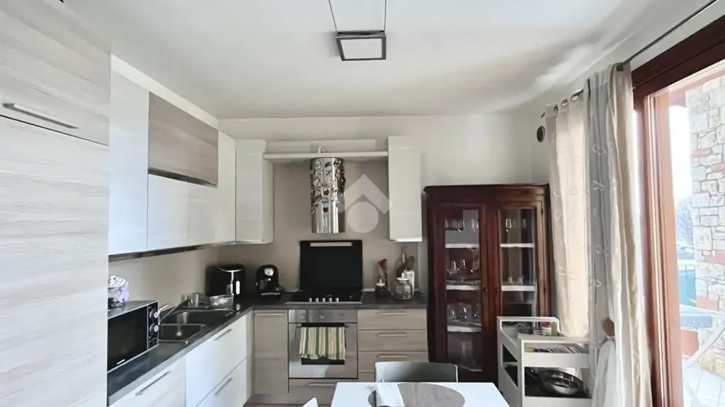 Cuisine - Trilocale with Terrace in Adro