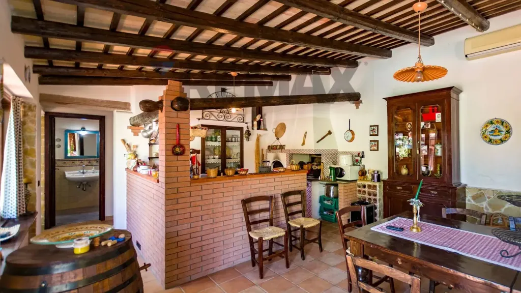 Dining Room - Elegant Villa with Pool in Castelvetrano