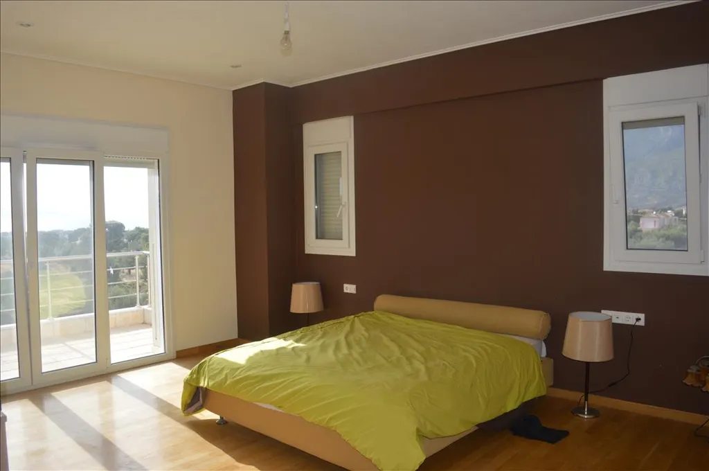 Appartement 6 pièces à Loutraki