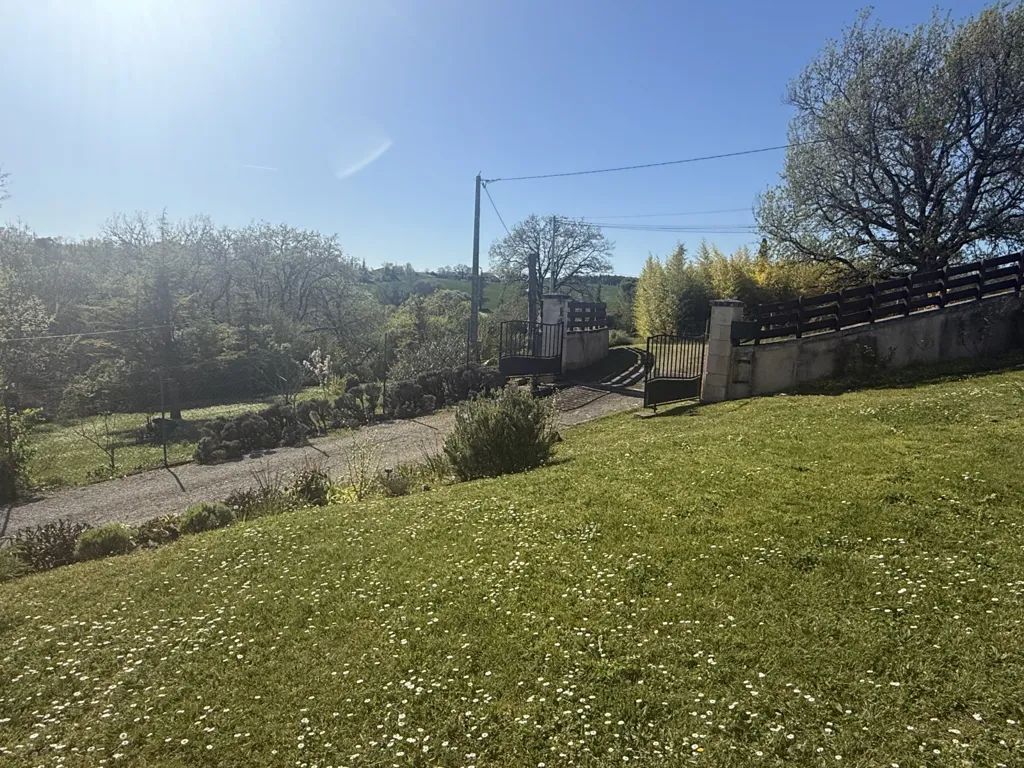 Jardin - Maison en Pierre avec Piscine à Montaigu-de-Quercy