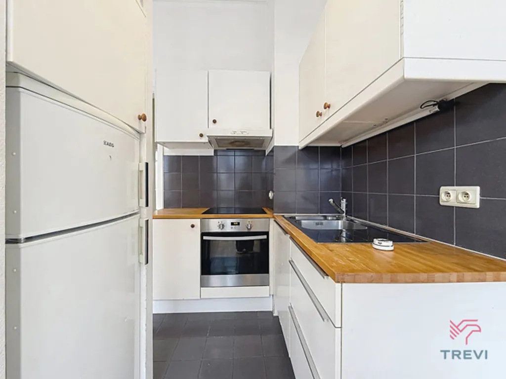 Cuisine - Appartement Lumineux à Schaerbeek, Proche des Commodités