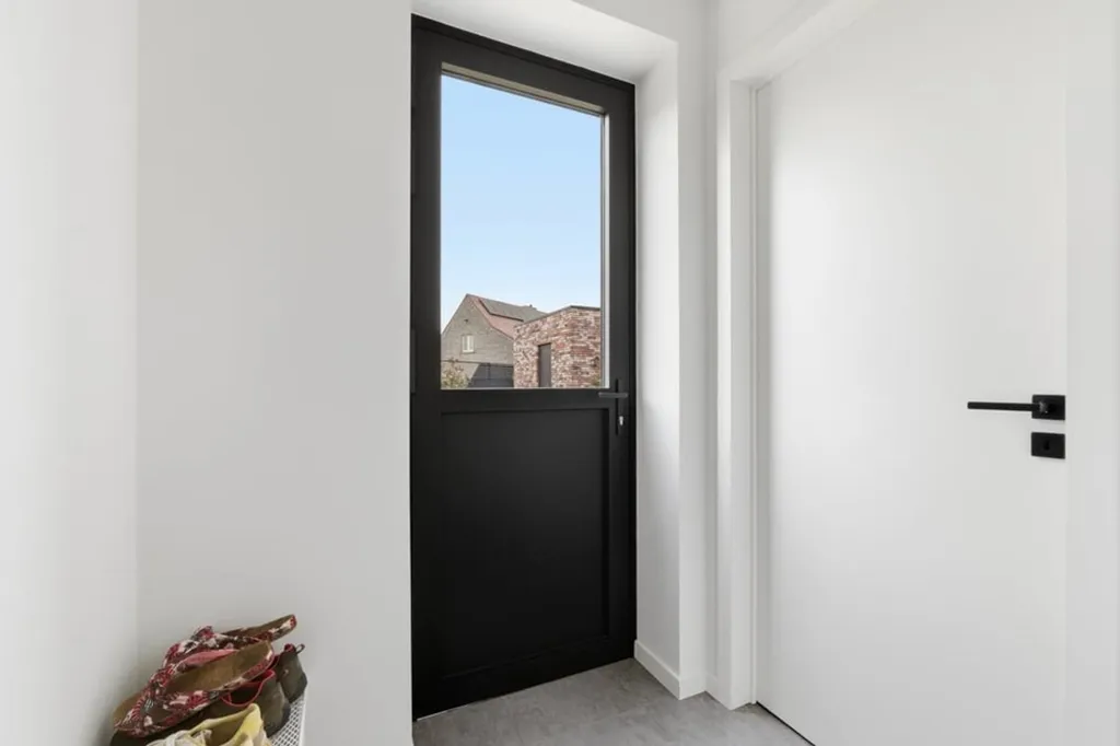 hallway_entrance