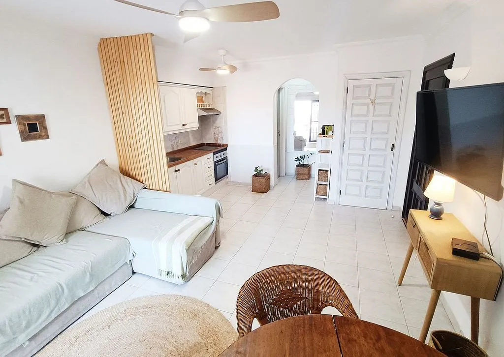 Elutuba - 1-Bed Flat with Pool in Golf del Sur