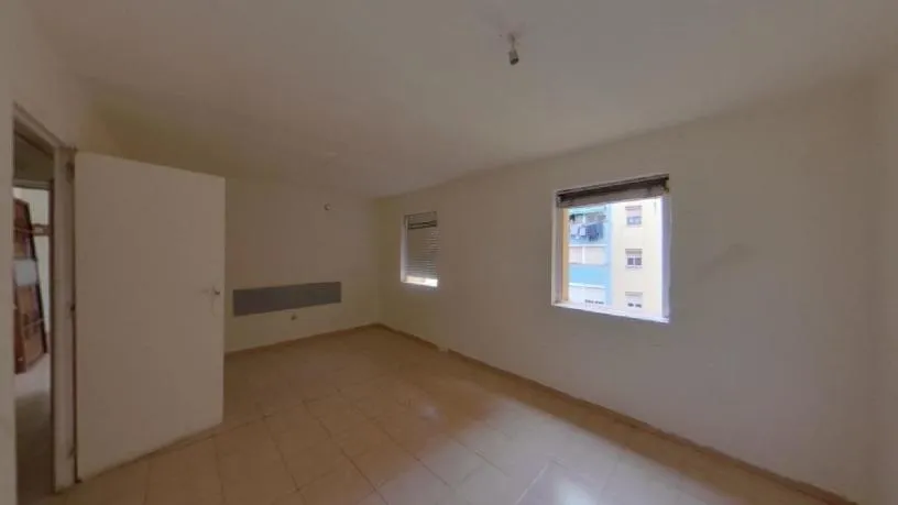 Toad - Bright Apartment in Central Badalona