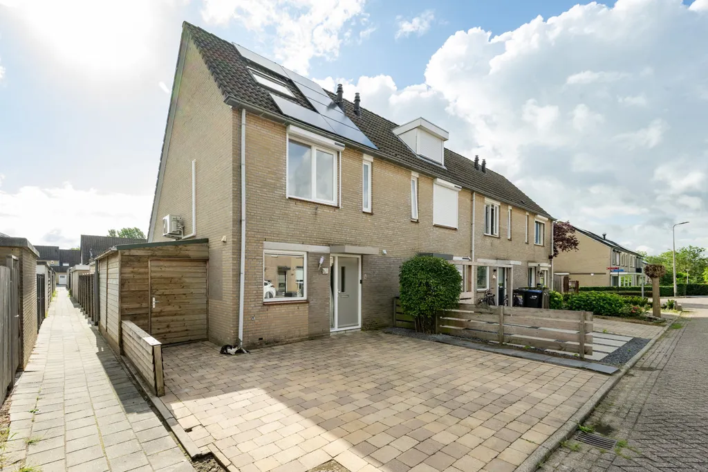 Välivaade - Modernised Corner House with Garden in Leerdam