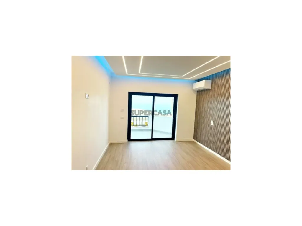 Rooms - 3-Bedroom Flat with Sea View in Loulé