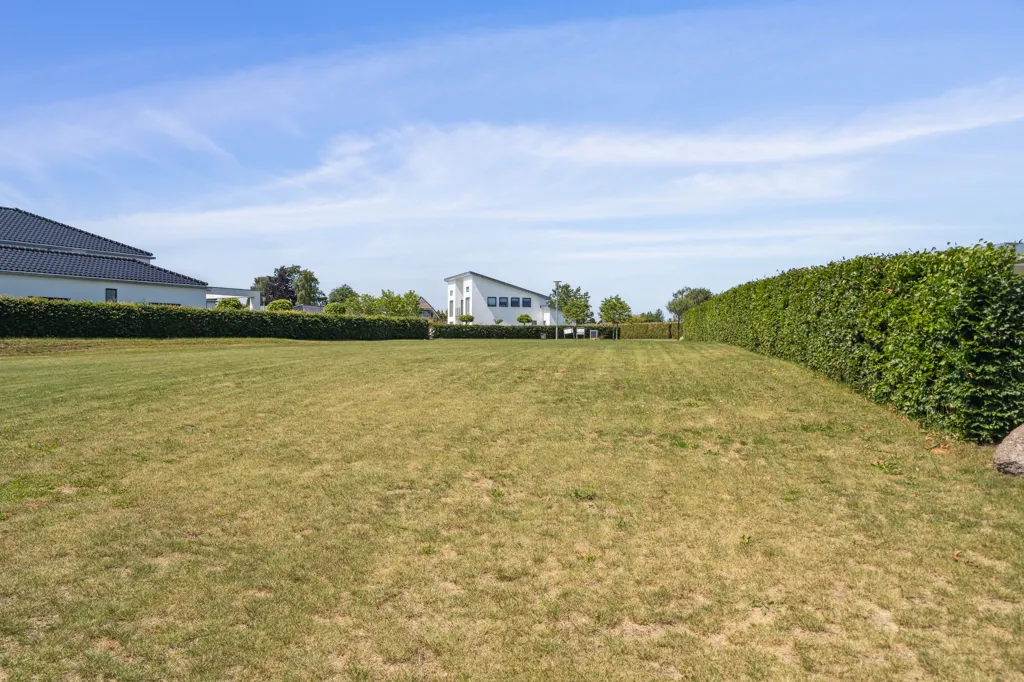 Jardin - Contemporary Villa with River View in Odense