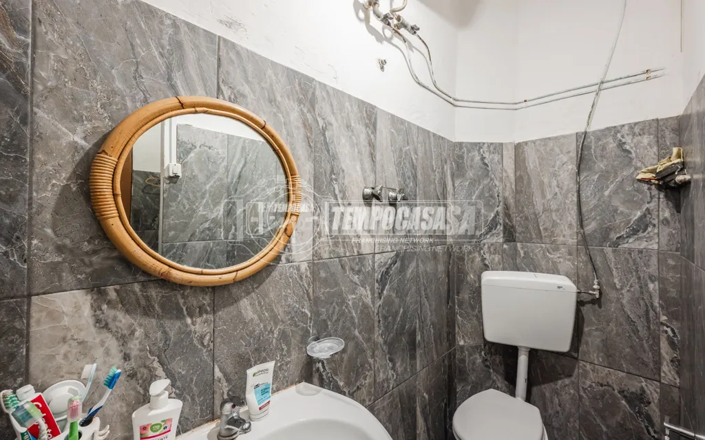 Vannitoad - Two-Bedroom Apartment in Vignola's Historic Centre