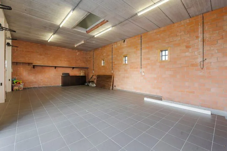 Garaaž - Eclectic Villa with Terrace in Weelde