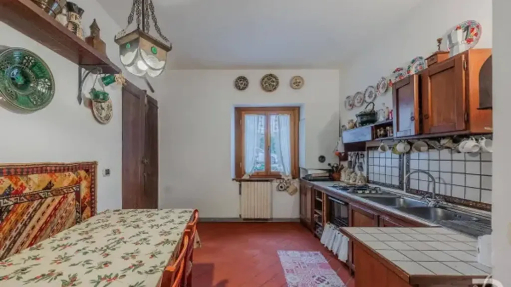 Köök - Restored Bifamily Villa with Panoramic View in Rignano