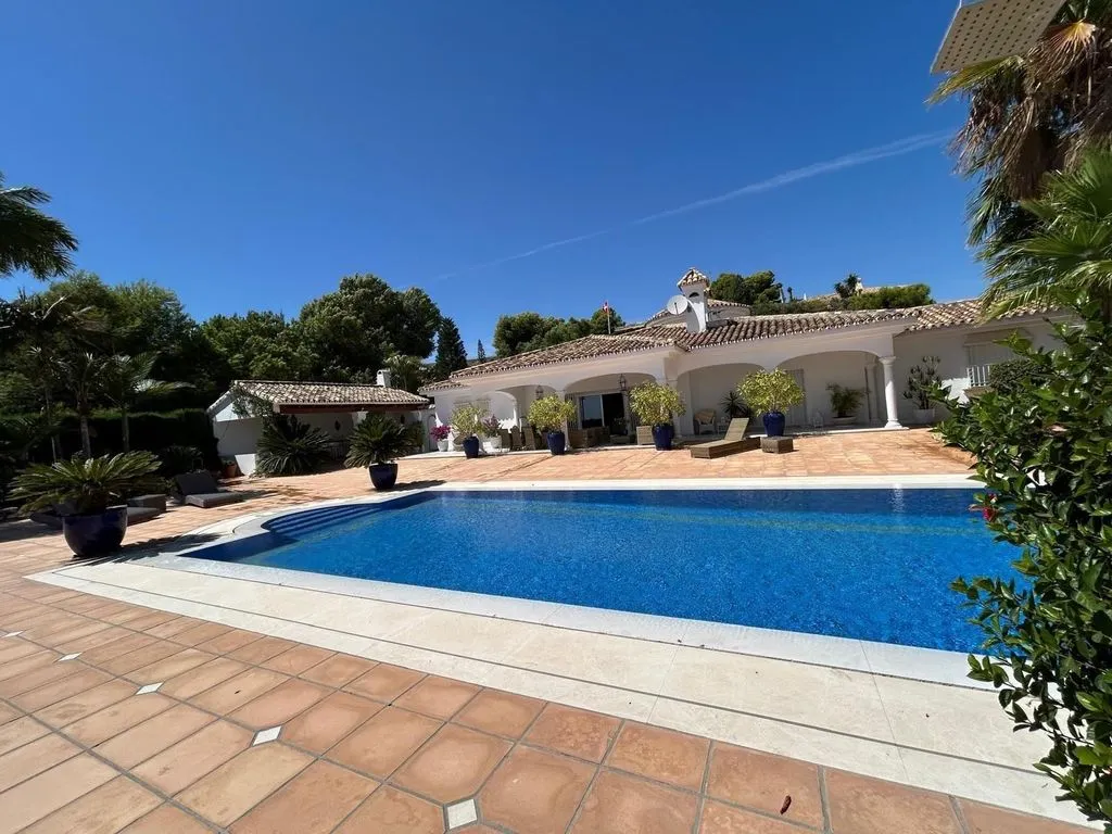 Piscine - Luxury Villa with Sea View in Benahavís