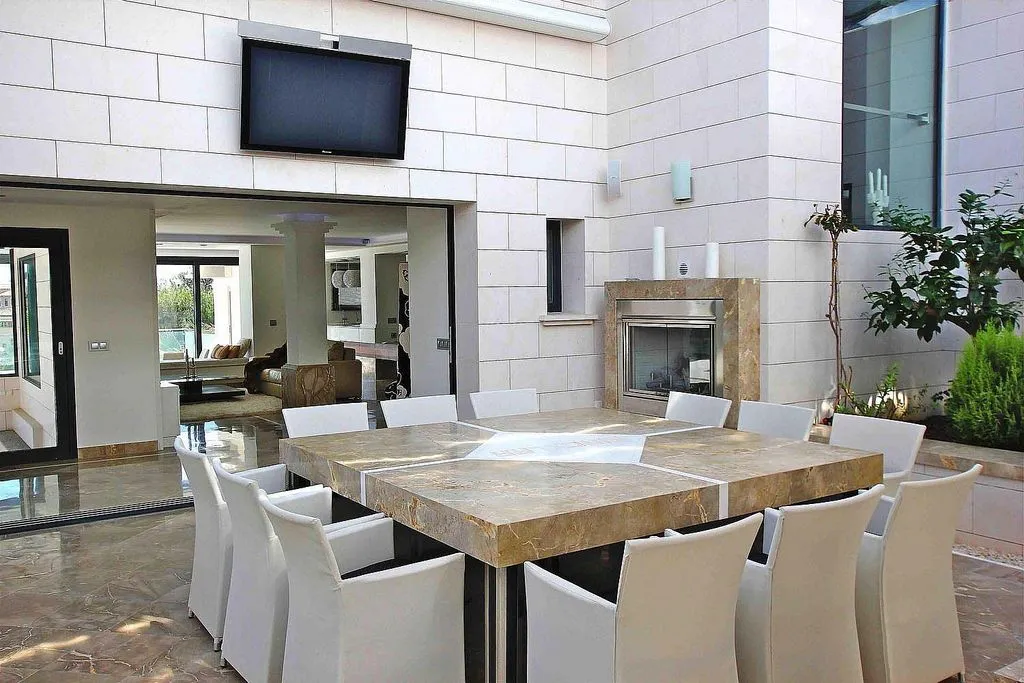 Terrace - Chalet with Pool and Terrace in Bendinat