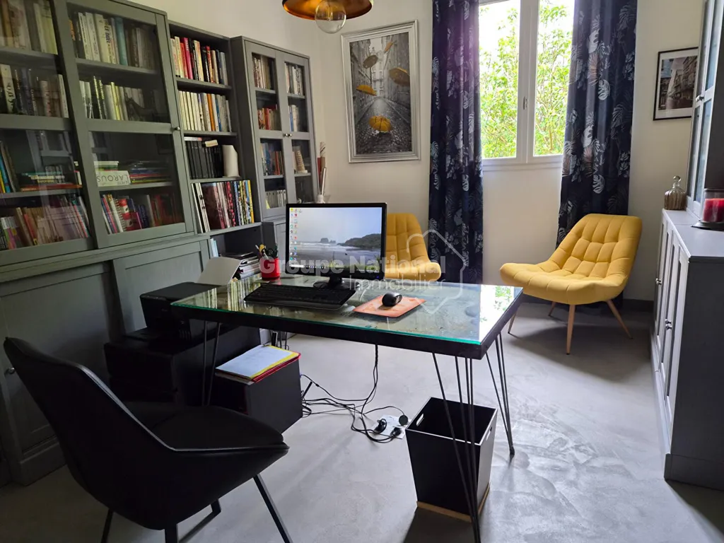 Bureau - Demeure avec Piscine à 20 km de Tours