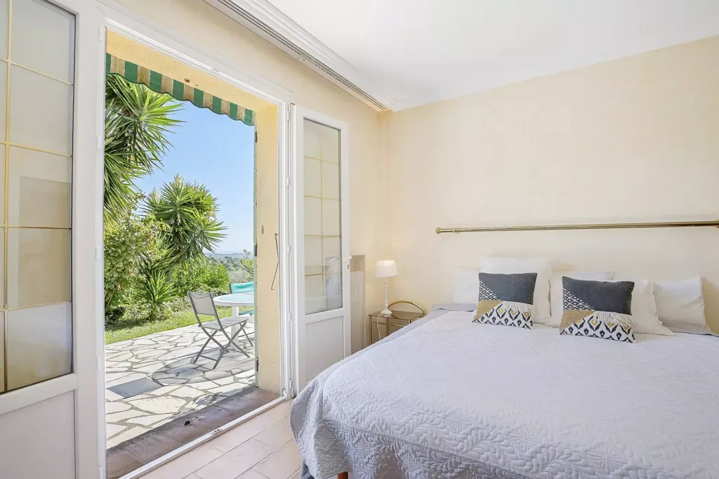 Chambres - Villa de Charme avec Vue Mer au Rouret