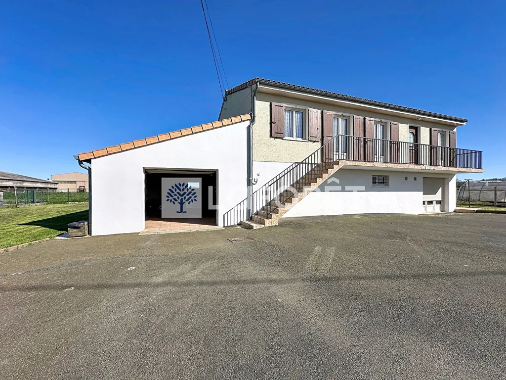 Extérieur - Pavillon avec Sous-sol et Terrain à Saint-Varent