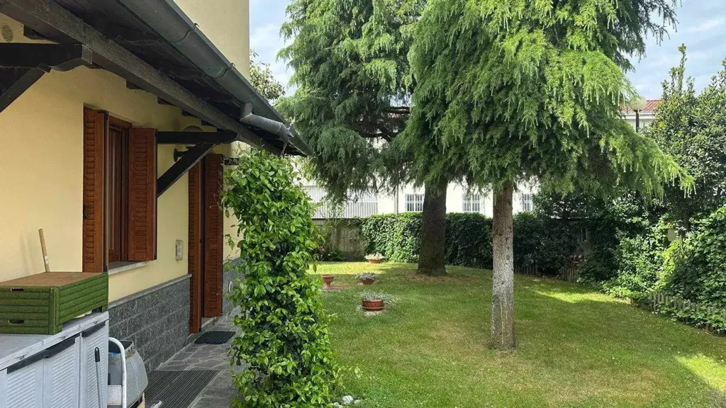 Jardin - Charming Villa with Garden in Vigevano
