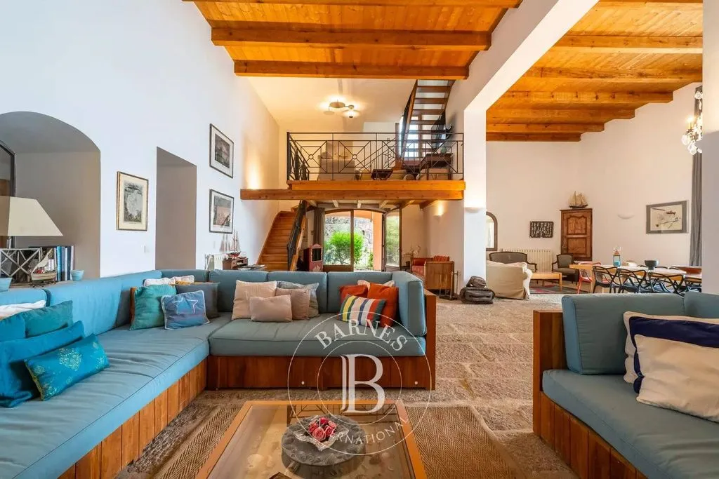 Elutuba - Luxury Villa with Helipad near Calvi