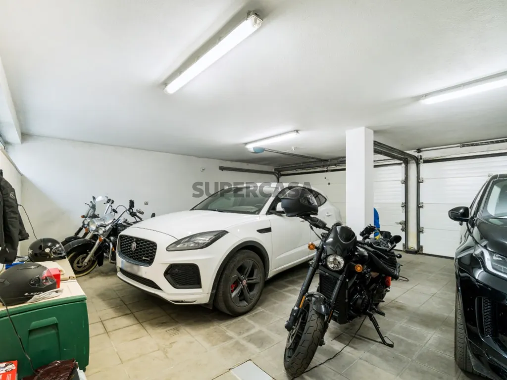 Garage - Duplex House with Private Pool in Herdade da Aroeira