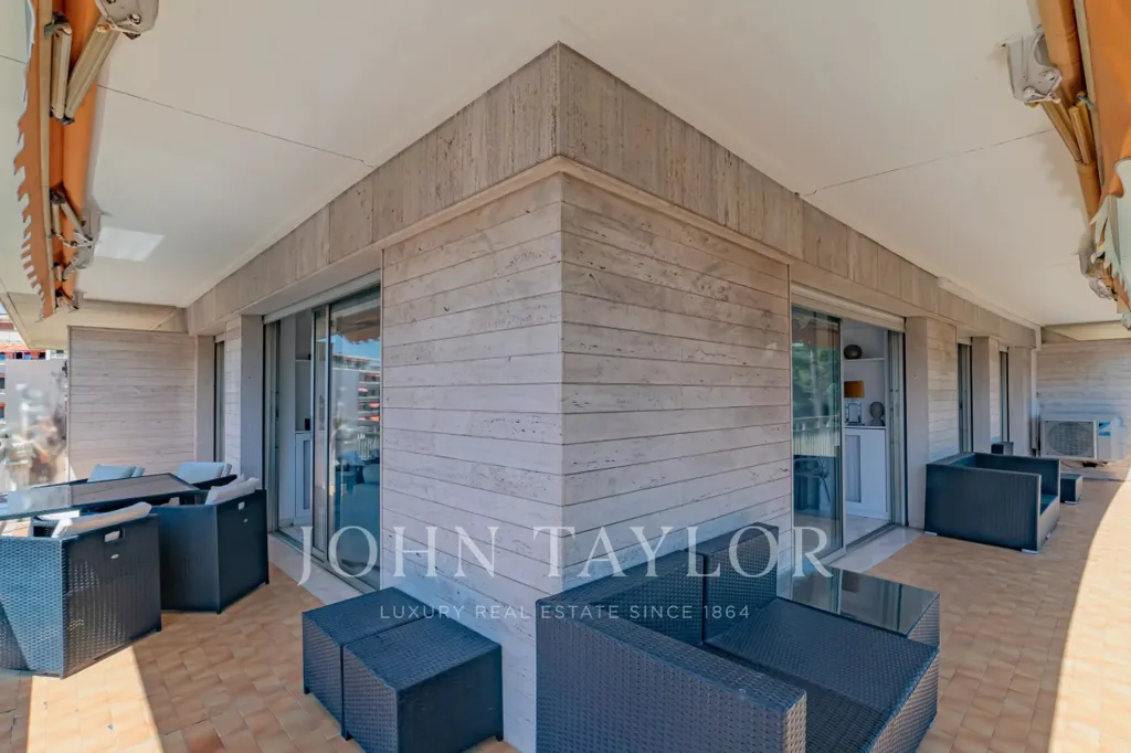 Terrazza - City Centre Apartment with Sea View in Nice