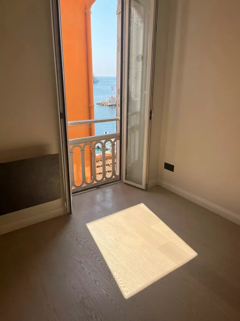 Rooms - Renovated Apartment with Sea View in Villefranche