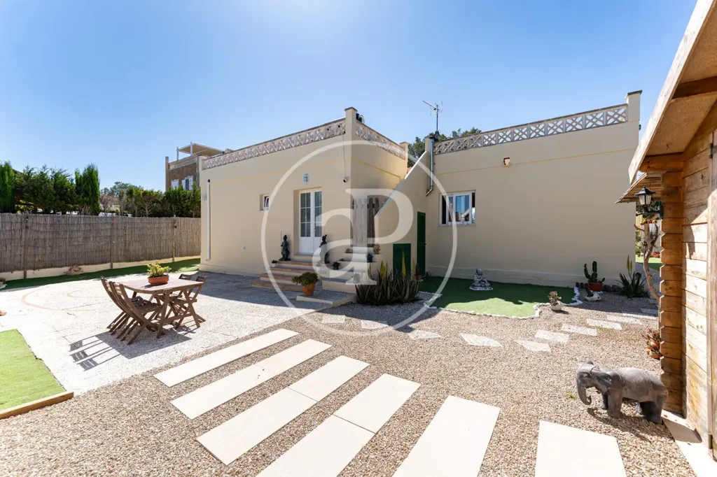 Jardin - Renovated Chalet with Sea View in Badia Blava