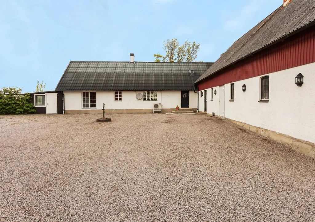 Extérieur - Farm with Workshop and Land in Sjöbo, Skåne