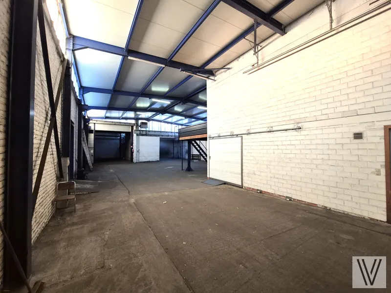 Garage - Magasin Central à Izegem avec Appartement
