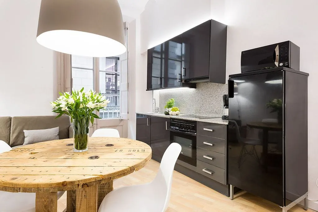 Cucina - Studio with Balcony in El Gòtic, Barcelona